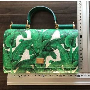 leaf mini clutch